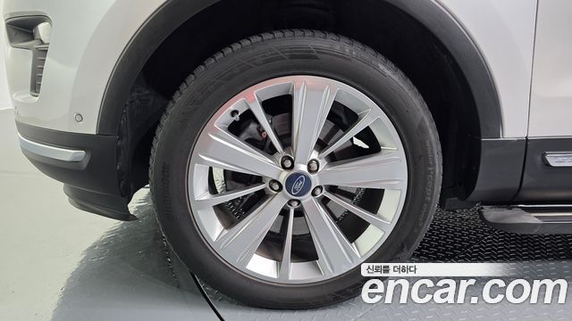 Ford Explorer 2.3 Limited 4WD 5th 2018 — фото 5