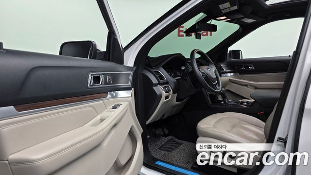 Ford Explorer 2.3 Limited 4WD 5th 2018 — фото 10