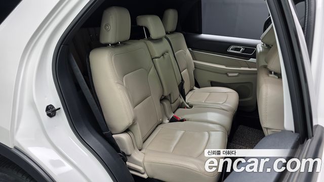 Ford Explorer 2.3 Limited 4WD 5th 2018 — фото 11