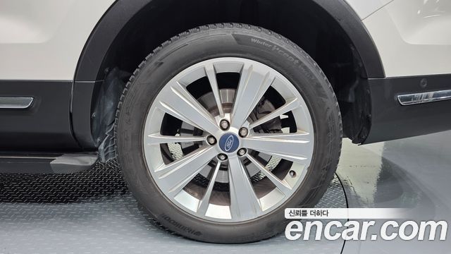 Ford Explorer 2.3 Limited 4WD 5th 2018 — фото 21