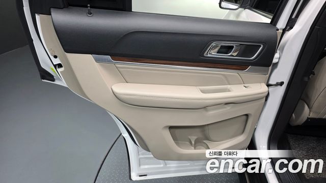 Ford Explorer 2.3 Limited 4WD 5th 2018 — фото 25