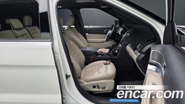 Ford Explorer 2.3 Limited 4WD 5th 2018 — фото 26