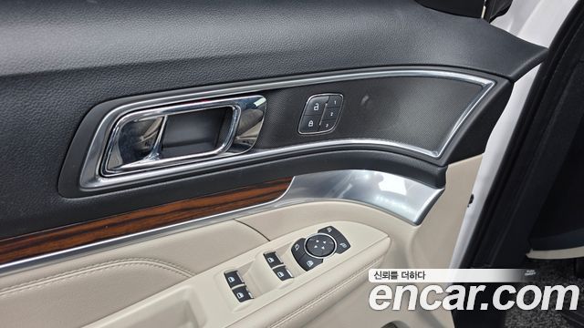 Ford Explorer 2.3 Limited 4WD 5th 2018 — фото 27