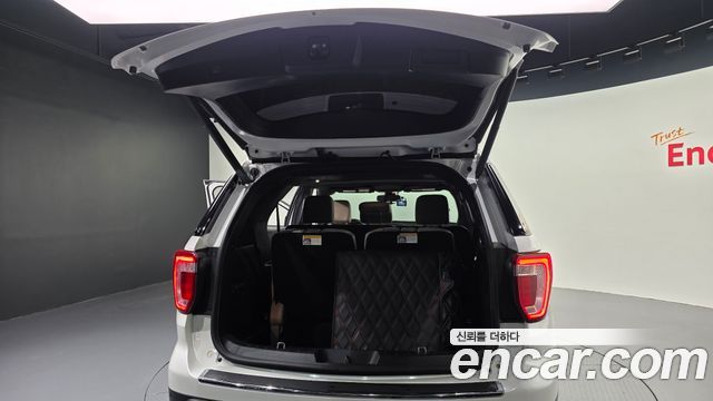 Ford Explorer 2.3 Limited 4WD 5th 2018 — фото 36