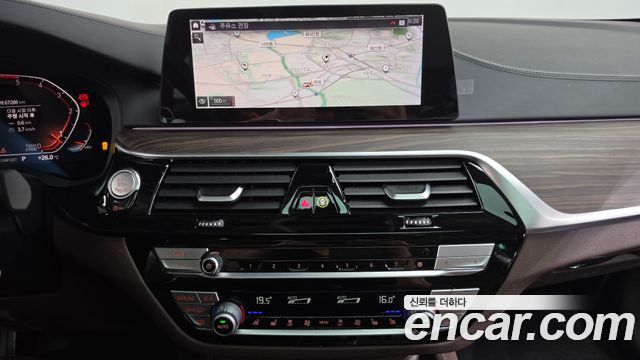 BMW 5 Series (G30) 520d Luxury Plus 2020 — фото 16