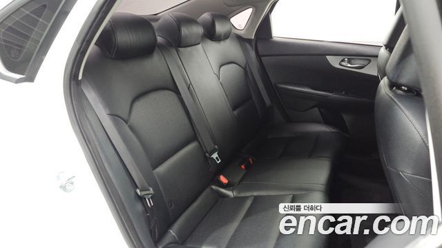 Kia K3 (II) 1.6 Trendy 2023 — фото 17