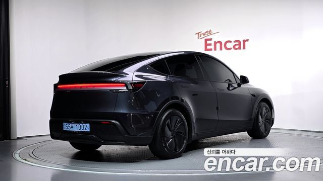 Tesla Model Y RWD 2025 — фото 2