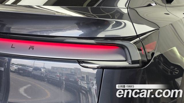 Tesla Model Y RWD 2025 — фото 23