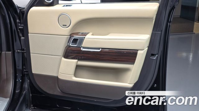 Land Rover Range Rover (IV) 4.4 SDV8 Vogue SE DIESEL 2017 — фото 25
