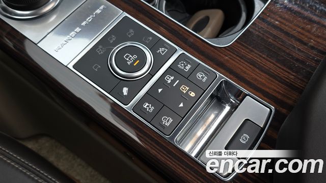 Land Rover Range Rover (IV) 4.4 SDV8 Vogue SE DIESEL 2017 — фото 27