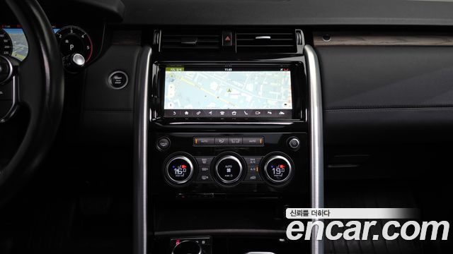 Land Rover Discovery 5 3.0 TD6 HSE 2018 — фото 14