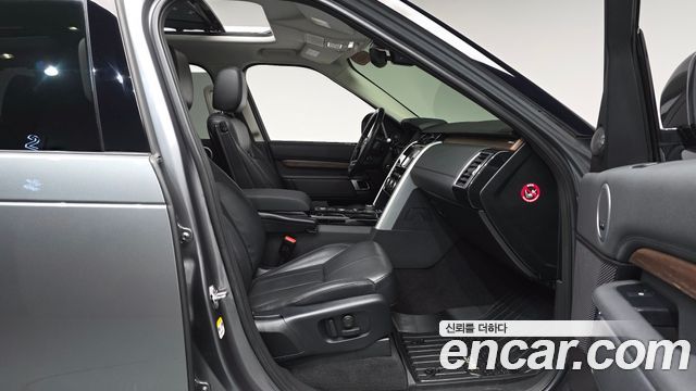 Land Rover Discovery 5 3.0 TD6 HSE 2018 — фото 26