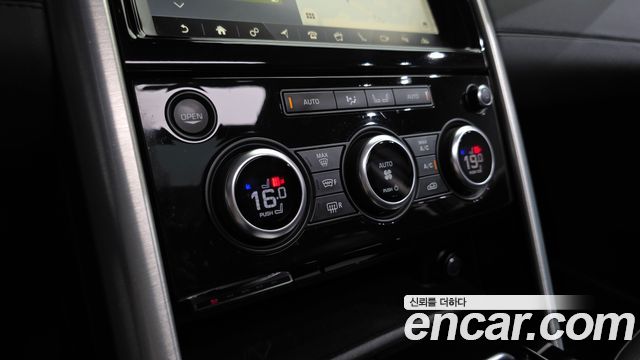 Land Rover Discovery 5 3.0 TD6 HSE 2018 — фото 33