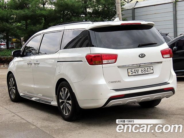 Kia Carnival 9-seater Luxury 2016 — фото 3