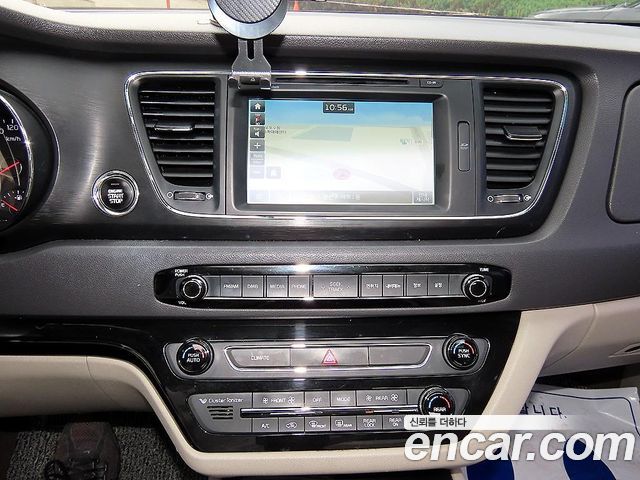 Kia Carnival 9-seater Luxury 2016 — фото 18