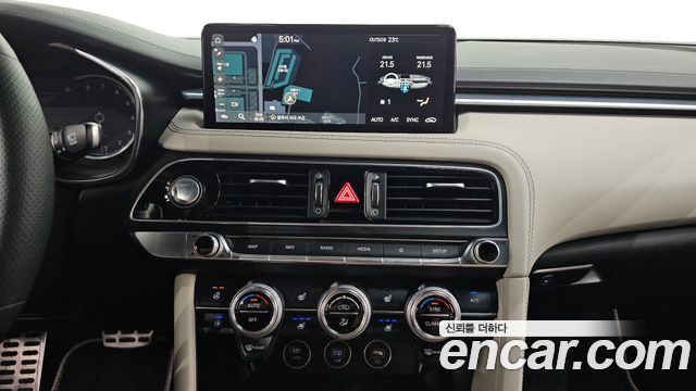 Genesis G70 Shooting Brake Gasoline 2.0T 2WD 2023 — фото 16