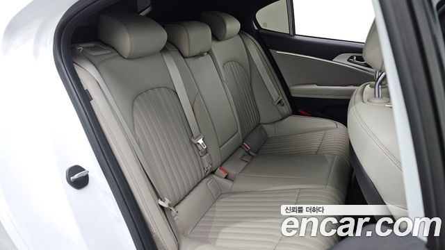 Genesis G70 Shooting Brake Gasoline 2.0T 2WD 2023 — фото 20