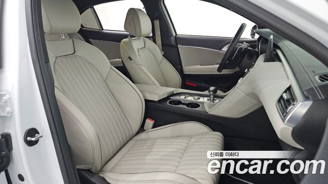 Genesis G70 Shooting Brake Gasoline 2.0T 2WD 2023 — фото 21