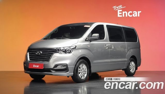 Hyundai Grand Starex Van 3-Seater Smart