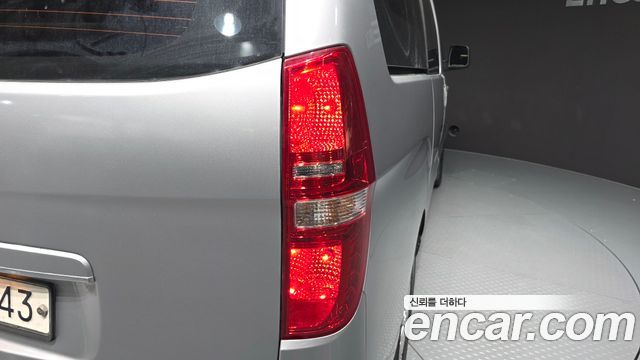 Hyundai Grand Starex Van 3-Seater Smart 2020 — фото 23
