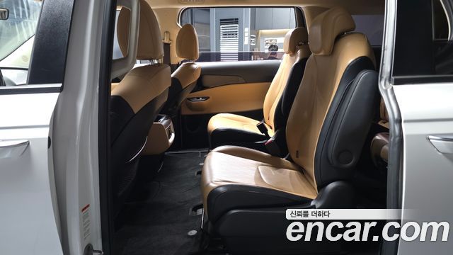 Kia Carnival (IV) Gasoline 9-Seater Prestige 2023 — фото 32