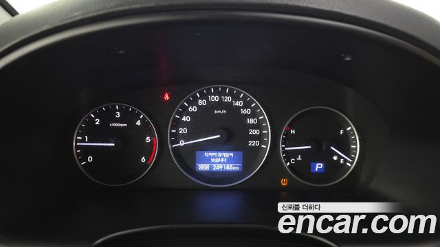 Hyundai Grand Starex Van 5-Seater Modern 2019 — фото 8