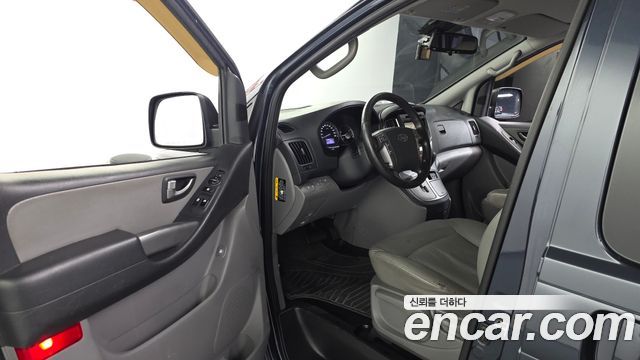 Hyundai Grand Starex Van 5-Seater Modern 2019 — фото 10