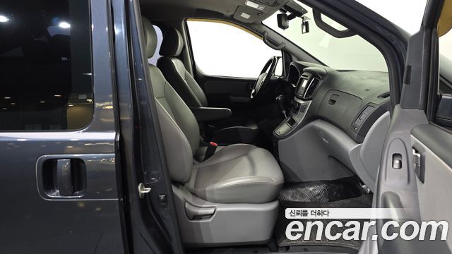 Hyundai Grand Starex Van 5-Seater Modern 2019 — фото 15