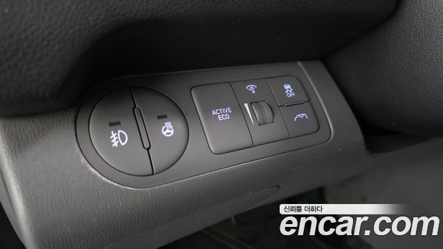 Hyundai Grand Starex Van 5-Seater Modern 2019 — фото 23