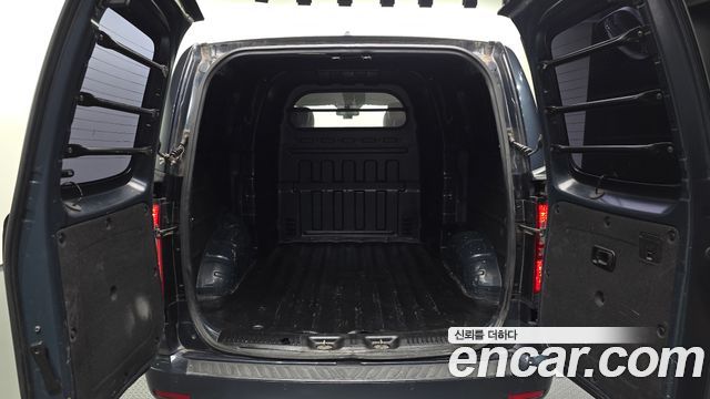 Hyundai Grand Starex Van 5-Seater Modern 2019 — фото 24