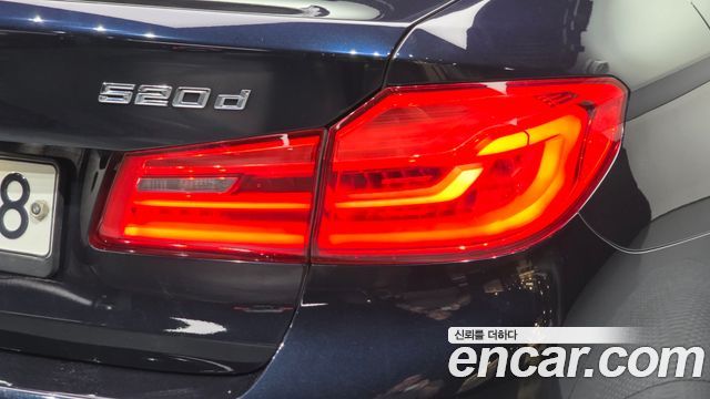 BMW 5 Series (G30) 520d M Sport package 2018 — фото 23