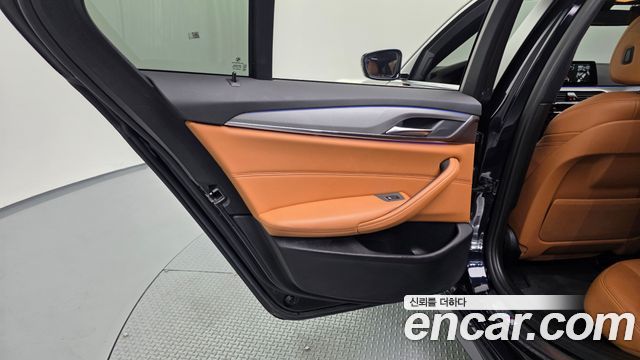 BMW 5 Series (G30) 520d M Sport package 2018 — фото 25