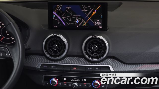 Audi Q2 35 TDI 2023 — фото 14