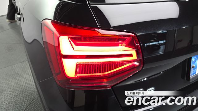 Audi Q2 35 TDI 2023 — фото 23
