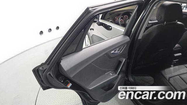 Audi Q2 35 TDI 2023 — фото 25
