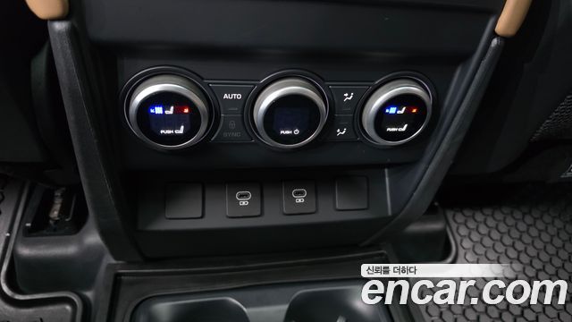 Land Rover Defender (L663) 130 P400 X-Dynamic HSE 2025 — фото 17