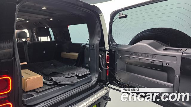 Land Rover Defender (L663) 130 P400 X-Dynamic HSE 2025 — фото 20
