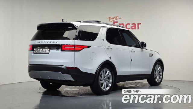 Land Rover Discovery 5 3.0 TD6 HSE 2017 — фото 2
