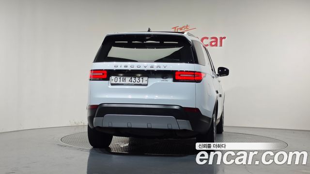 Land Rover Discovery 5 3.0 TD6 HSE 2017 — фото 4
