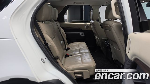 Land Rover Discovery 5 3.0 TD6 HSE 2017 — фото 11