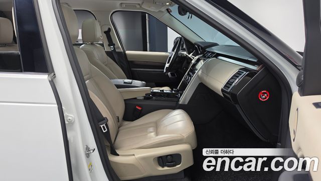 Land Rover Discovery 5 3.0 TD6 HSE 2017 — фото 26