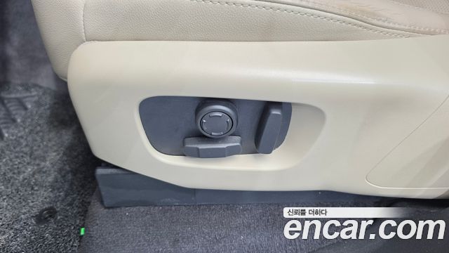 Land Rover Discovery 5 3.0 TD6 HSE 2017 — фото 31