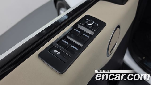 Land Rover Discovery 5 3.0 TD6 HSE 2017 — фото 35