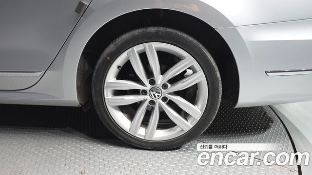 Volkswagen Passat 2.0 TSI B7 2018 — фото 21