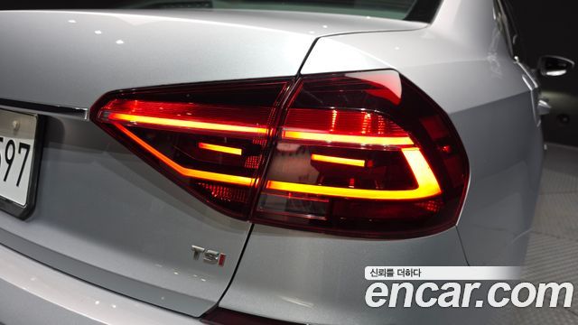 Volkswagen Passat 2.0 TSI B7 2018 — фото 23