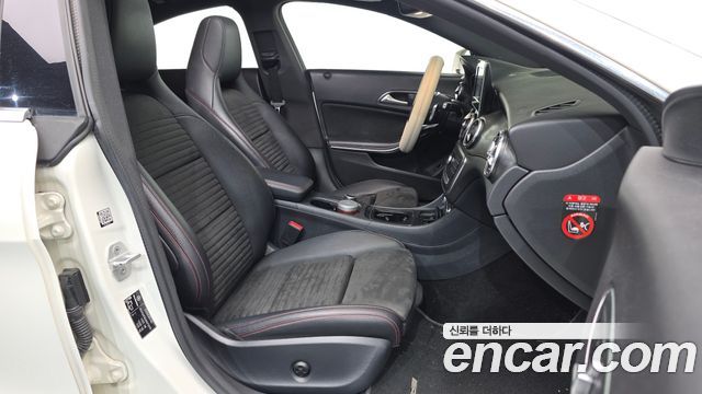 Mercedes-Benz CLA-Class (C117) CLA220 AMG Line 2018 — фото 11