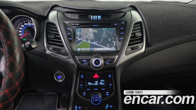 Hyundai Avante 1.6 VGT Modern Standard 2014 — фото 14