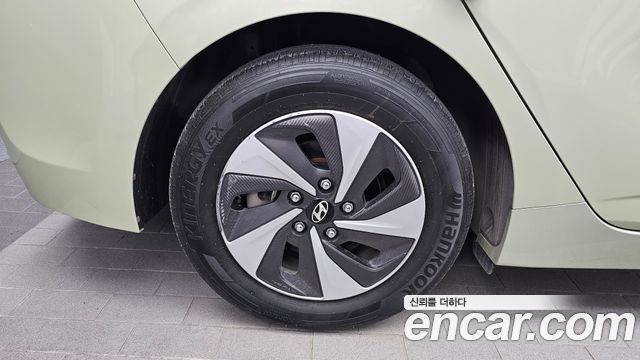 Hyundai Ioniq Hybrid N 2016 — фото 5