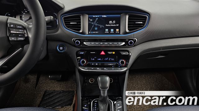 Hyundai Ioniq Hybrid N 2016 — фото 16