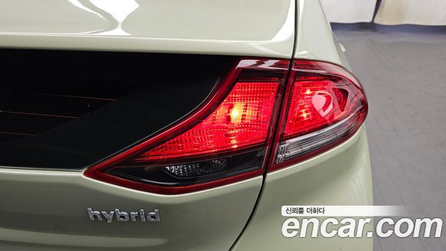 Hyundai Ioniq Hybrid N 2016 — фото 23